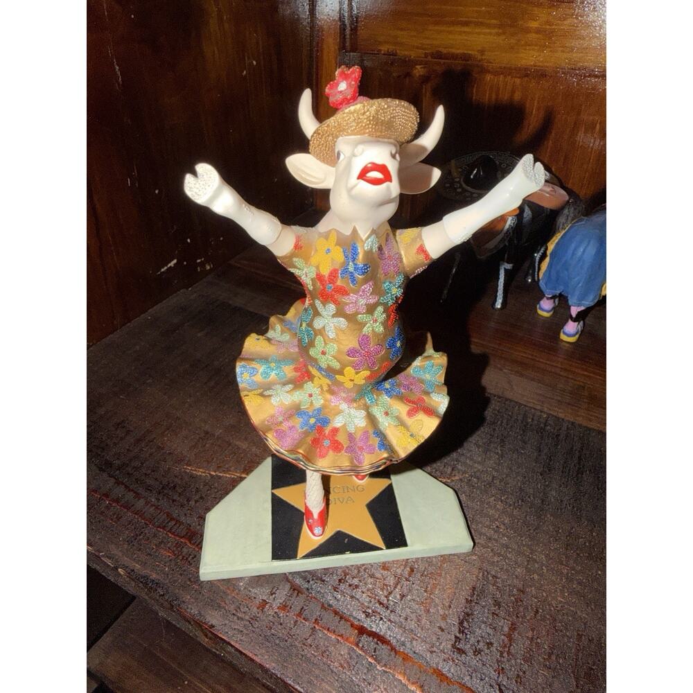 Cow Parade “Dancing Diva” Hand Numbered 60561 ~ Vintage 2001 Retired # 1618